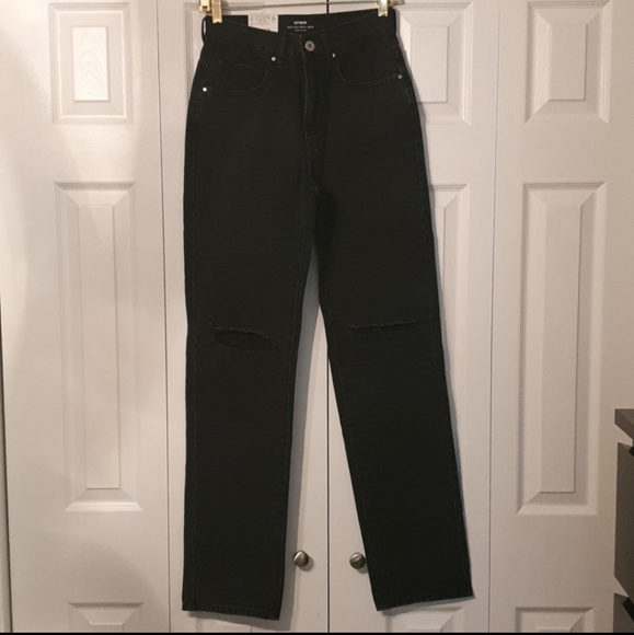 ✨️FINAL PRICE CLEARANCE ✨️NWT Cotton On Ripped High-Rise Straight Jeans - Picture 5 of 7